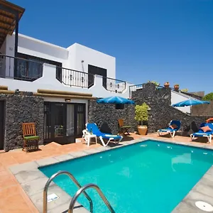 4-bedroom-villa-saturn-with-private-heated-pool.puertodelcarmen-hotels.org/